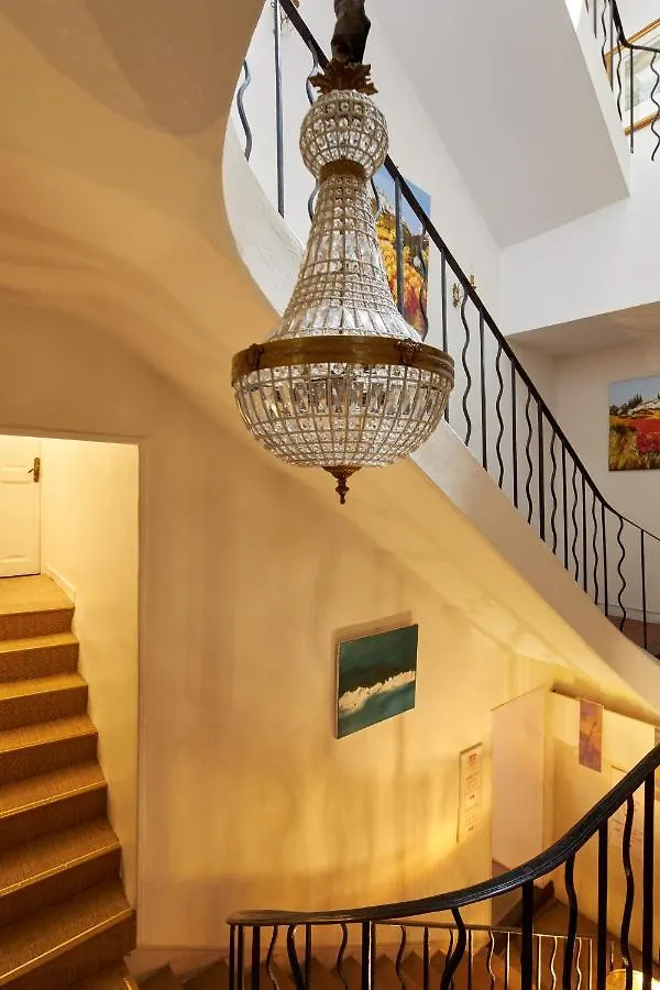 Hotel De L'Atelier Villeneuve-les-Avignon 3*,  France